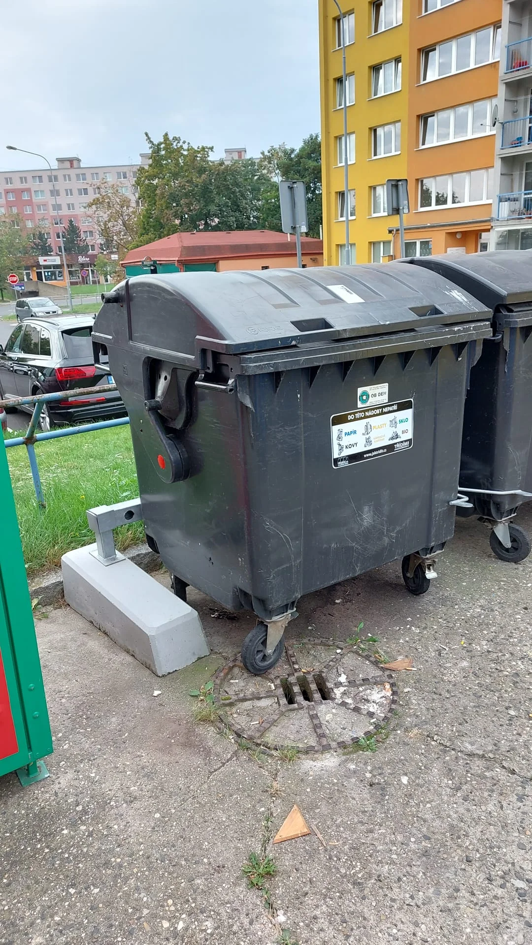 Aretační systémy pro kontejnerová stání