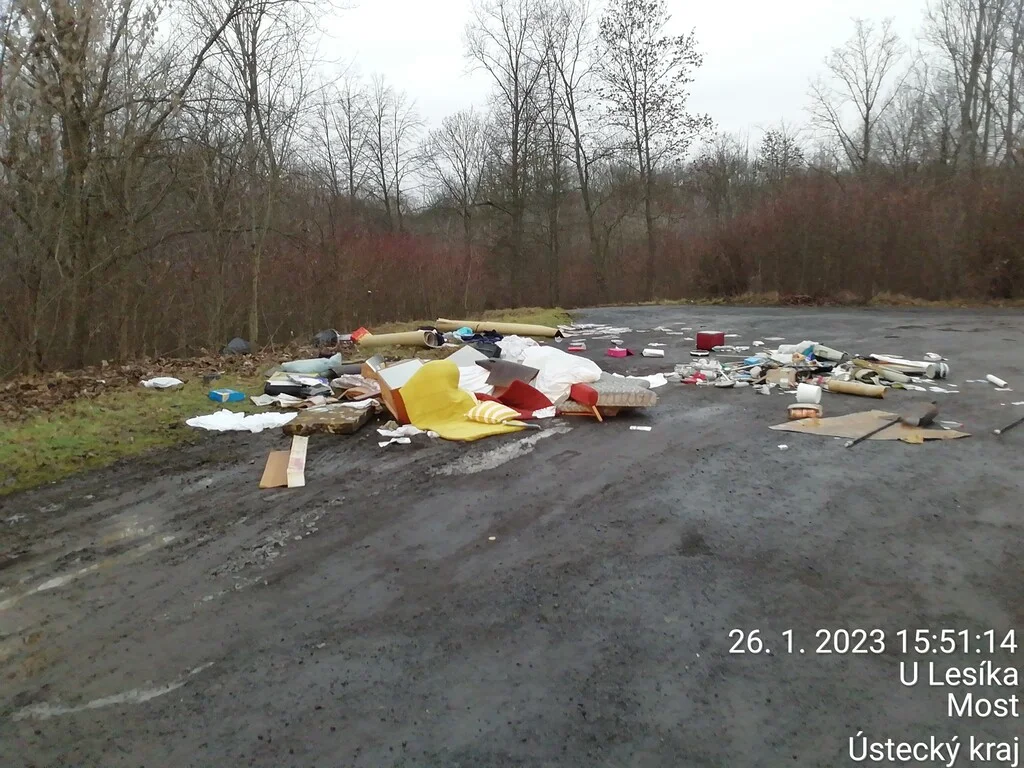 Černé skládky kolem sebe nechceme