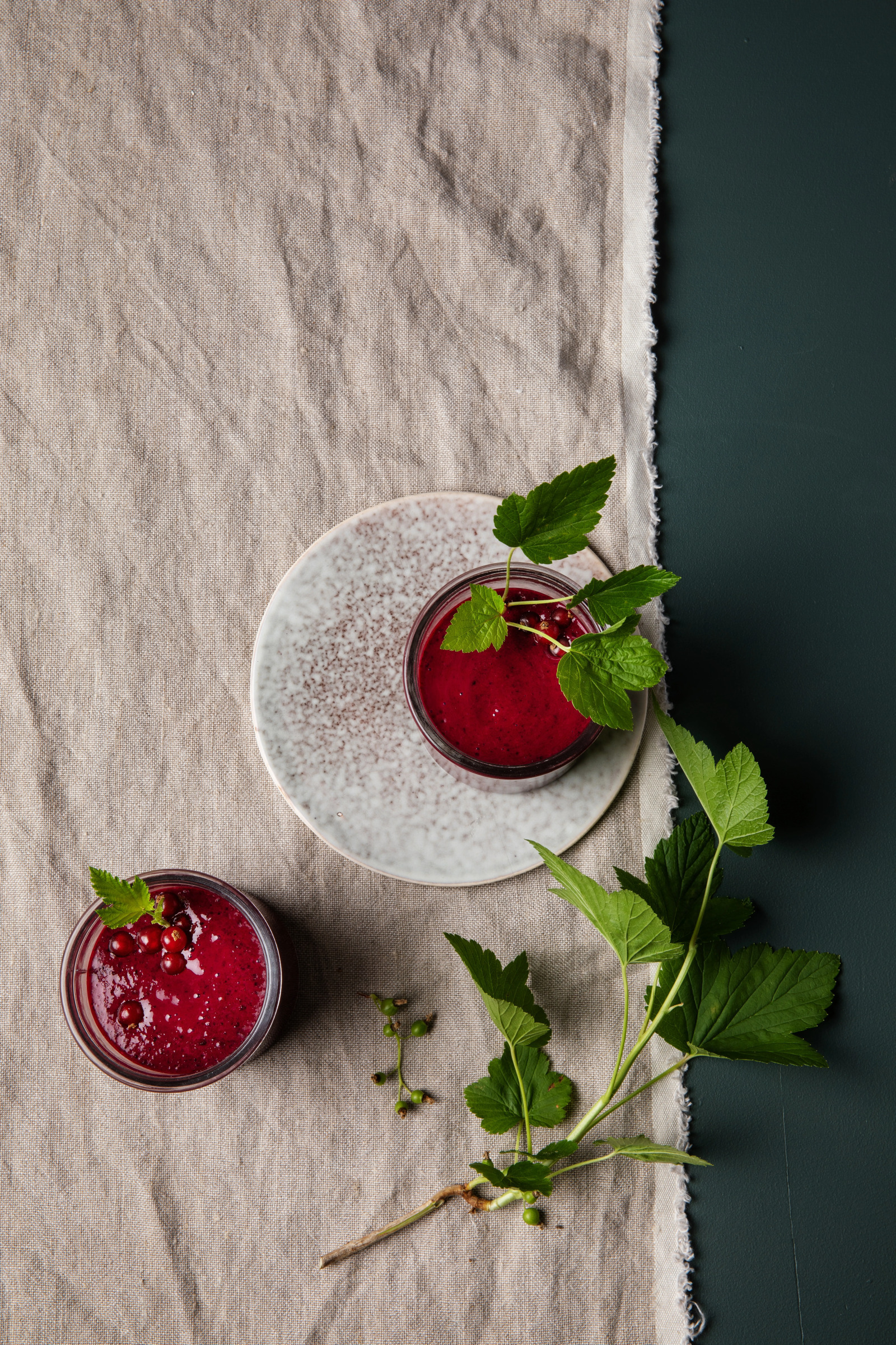 Punajuuri-marjasmoothie