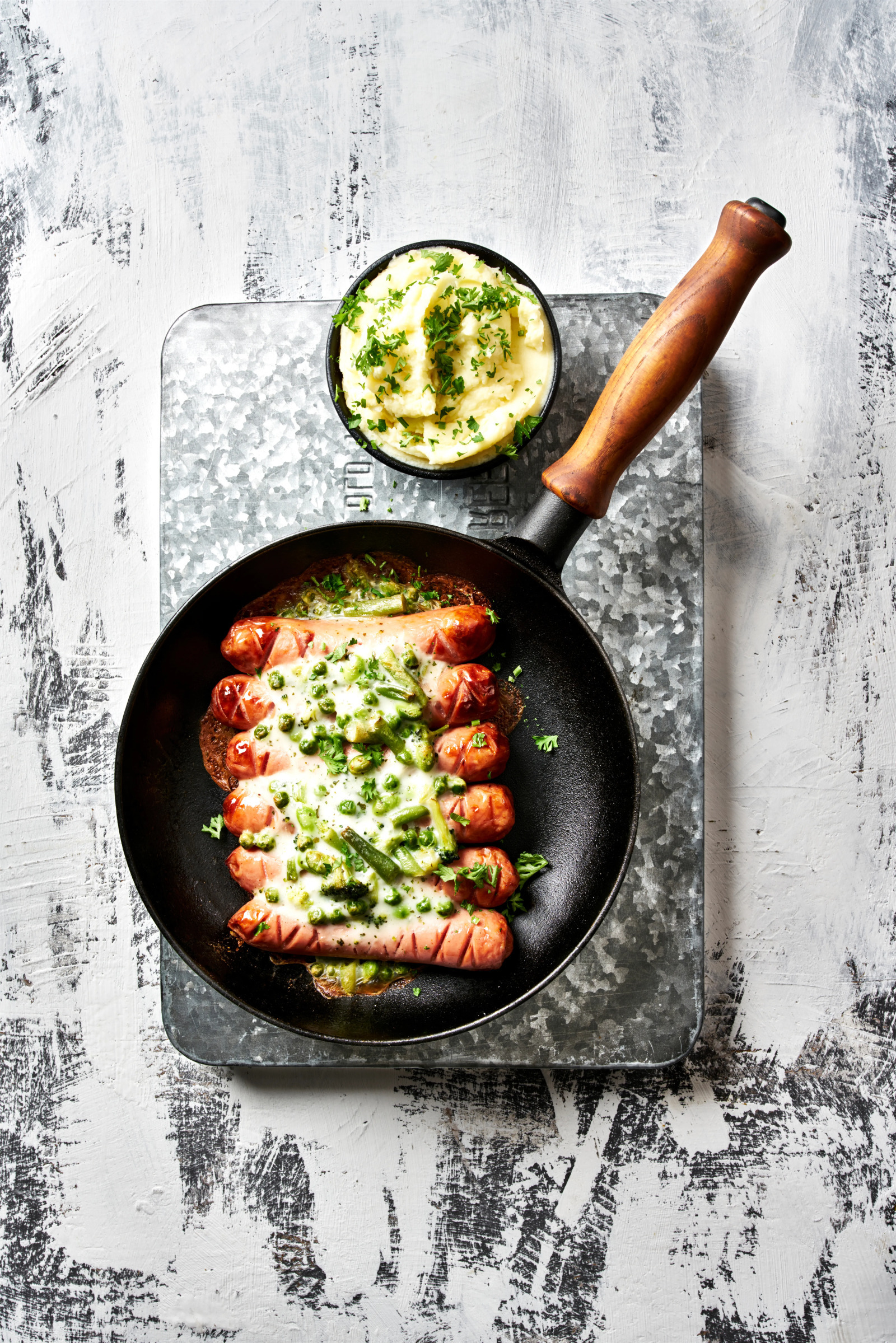 Uunimakkara, pesto-verdekasvikset, kylmävalmistus