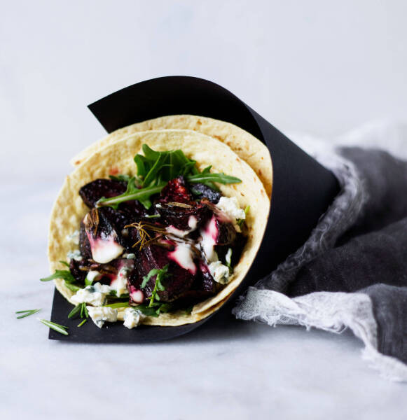 Uunipunajuurilohko-wrap