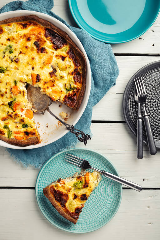 Kruunusekoitus-leipäjuustopiirakka