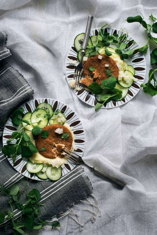 Kasvisjauhis Crispy Chick pihvit ja perunamuusi 