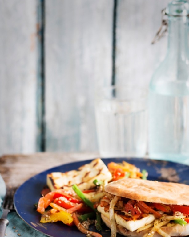 Halloumi-pita ja grillikasvikset à la Tuorekset