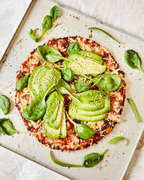 Apetit Kasvisjauhispizza avokadolla ja pinaatilla