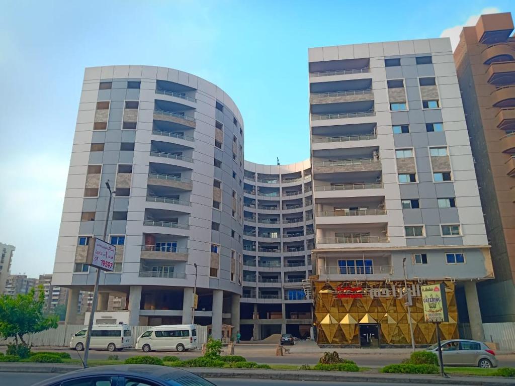 Cleopatra Plaza gallery