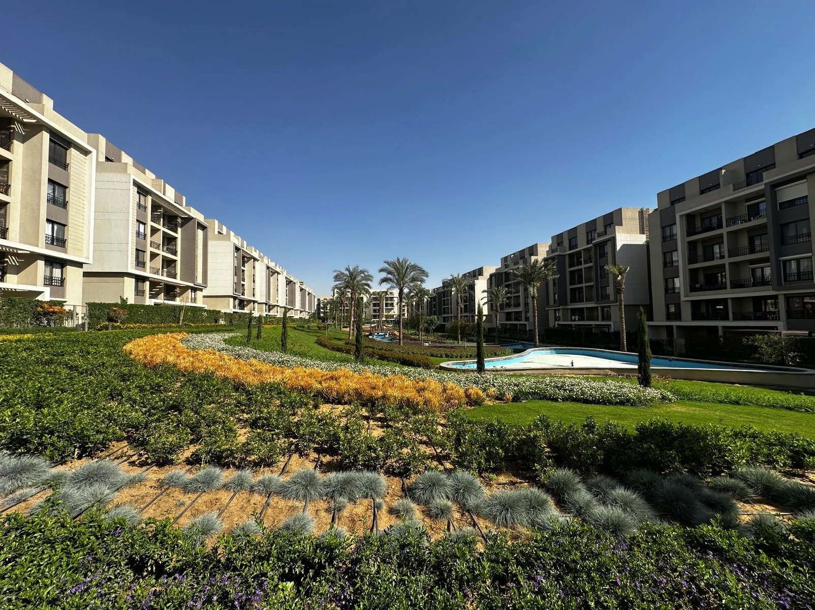 duplex at Fifth Square Al Marasem