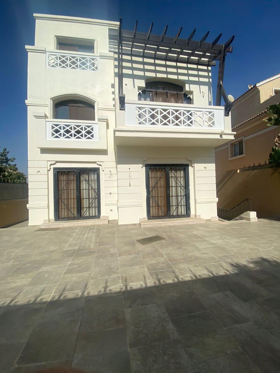 villa at Hyde Park
