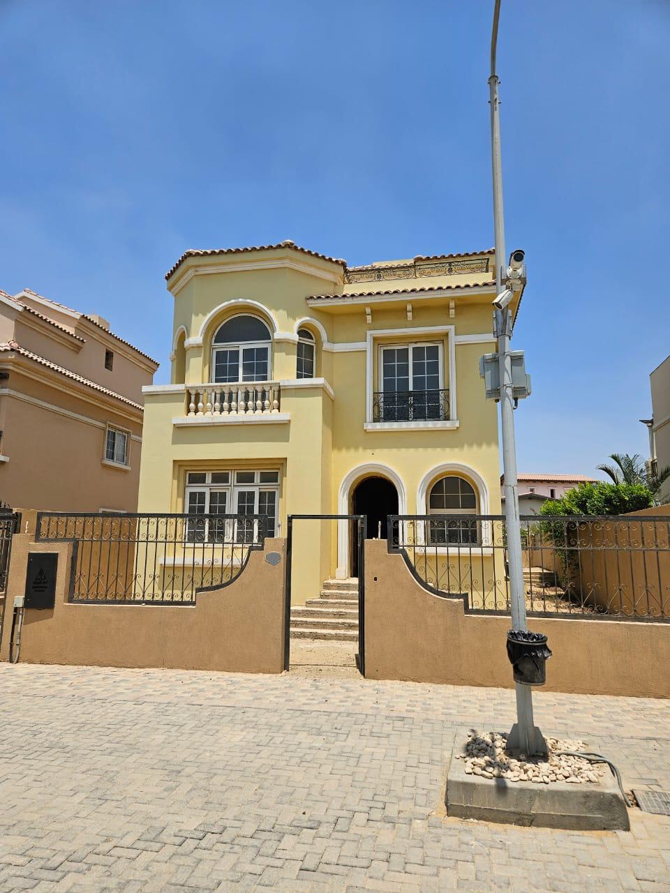 villa at Hyde Park