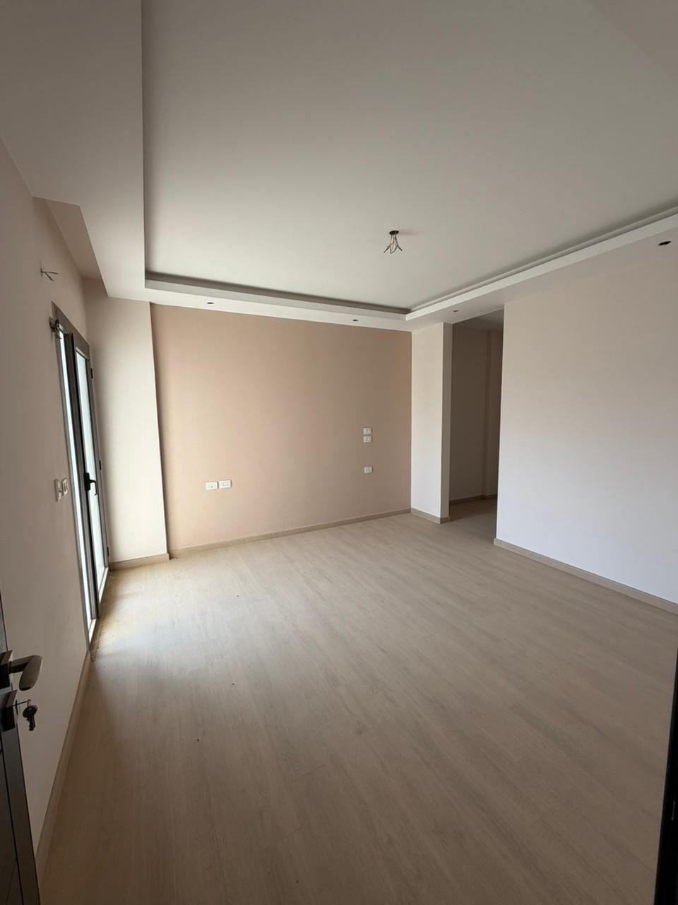 شقة في أدريس إيست، صورة ٢ من ٦
