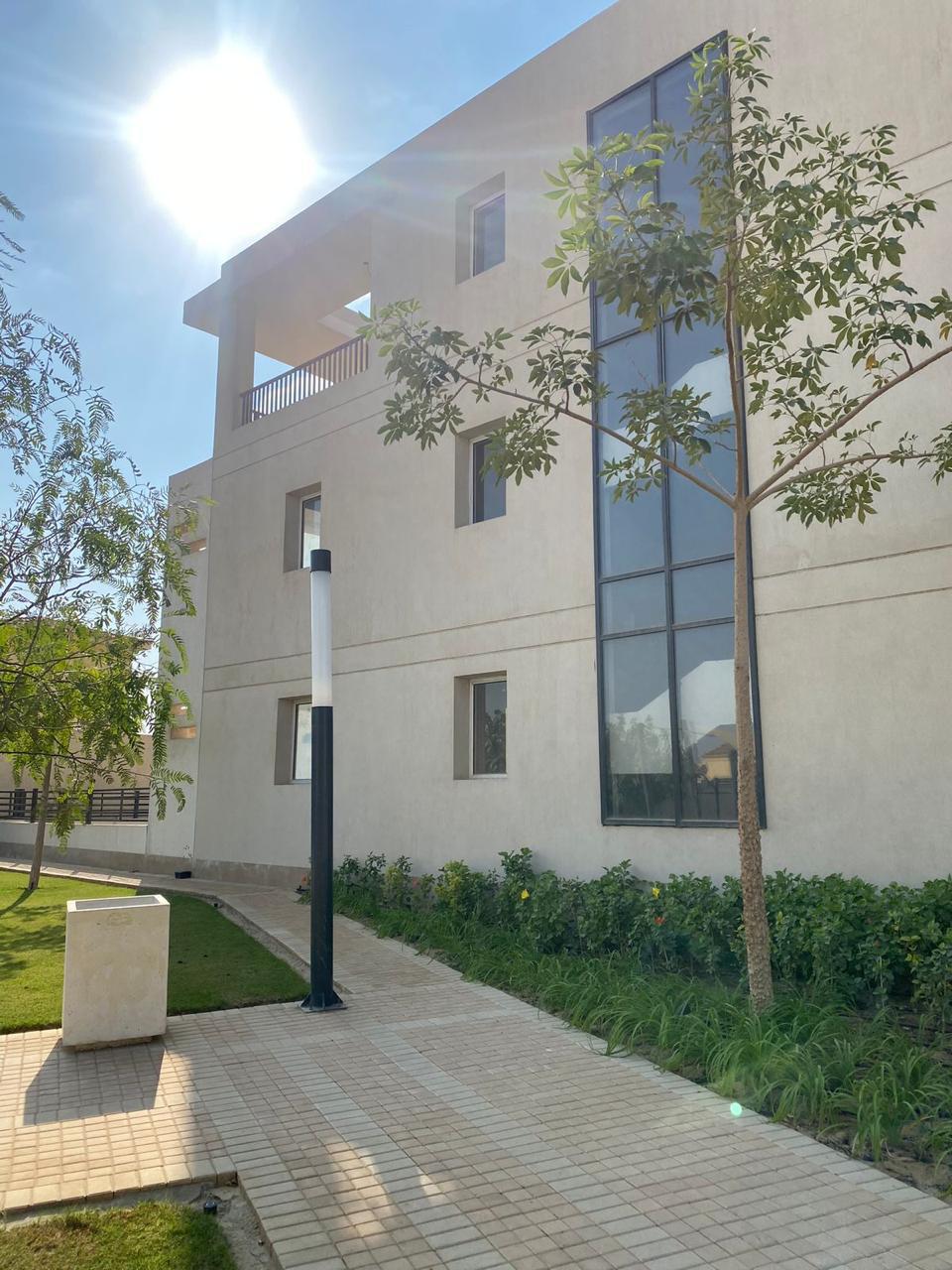 townhouse at Pyramid Hills