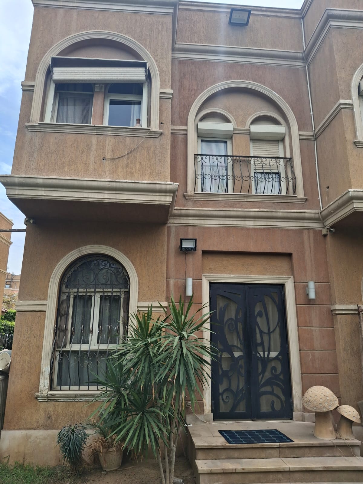 Twinhouse for sale in West Gate Pyramid Hills with 3 bedrooms in 6th of October City by Ora Developers