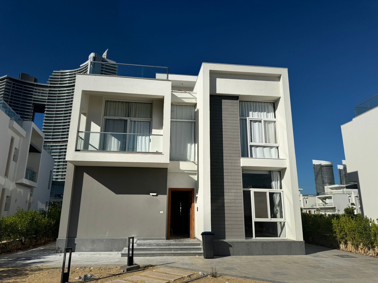 5 Bedrooms 500 sq.M Villa for sale 50,500,000 EGP in Mazarine, Al Alamein