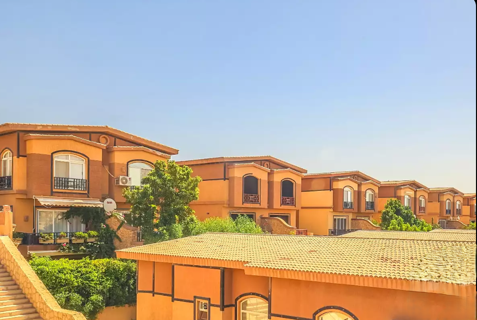 townhouse at Pyramids Walk