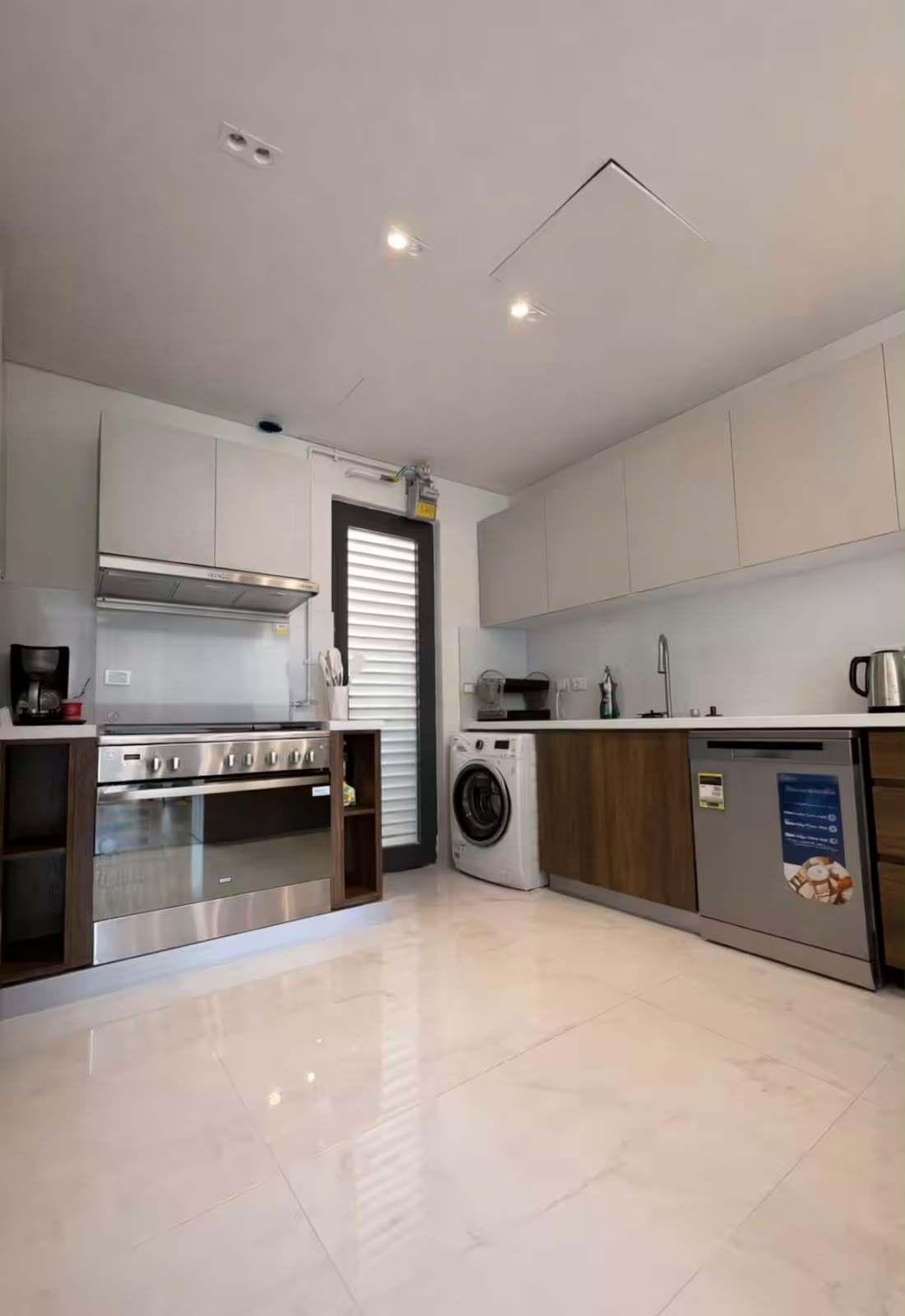 شقة في ⁨Lake View Residence⁩، صورة ٦ من ١٢