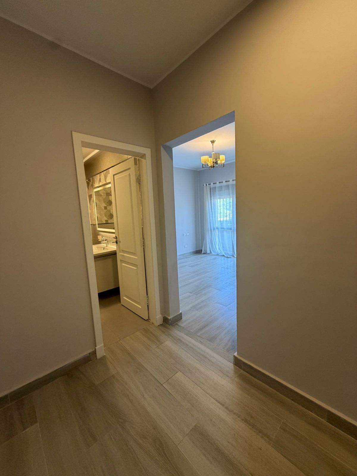Apartment, Beverly Hills, photo 6 of 7