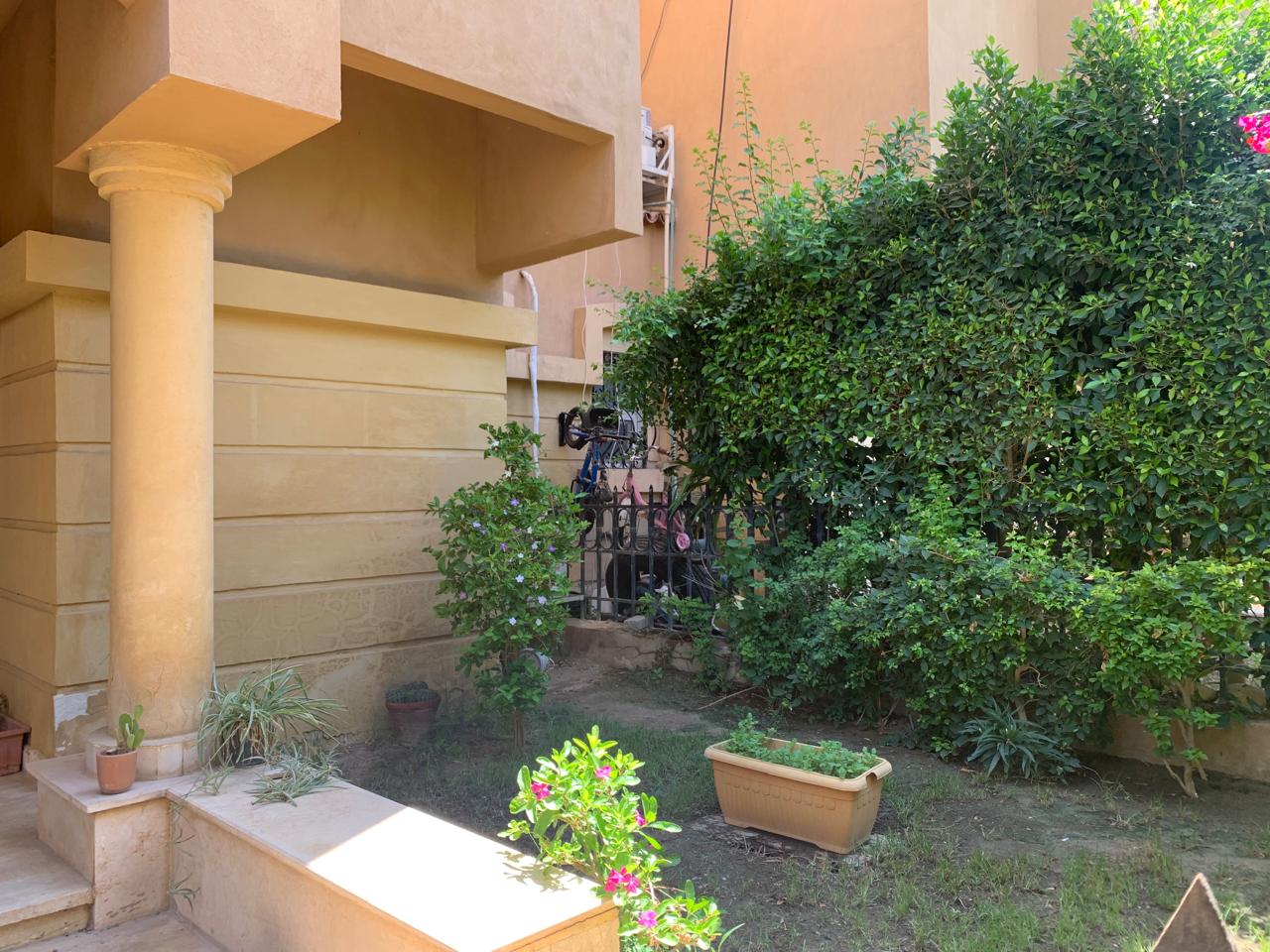Townhouse, Dara Gardens, photo 6 of 10