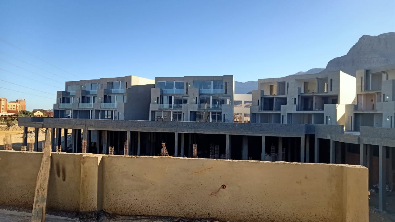 شاليه في عين هيلز، صورة ٤ من ١٣
