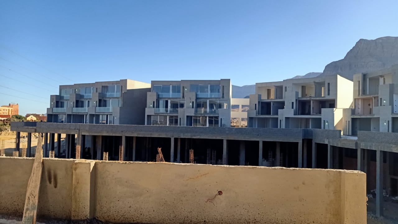 شاليه في عين هيلز، صورة ٣ من ١٣