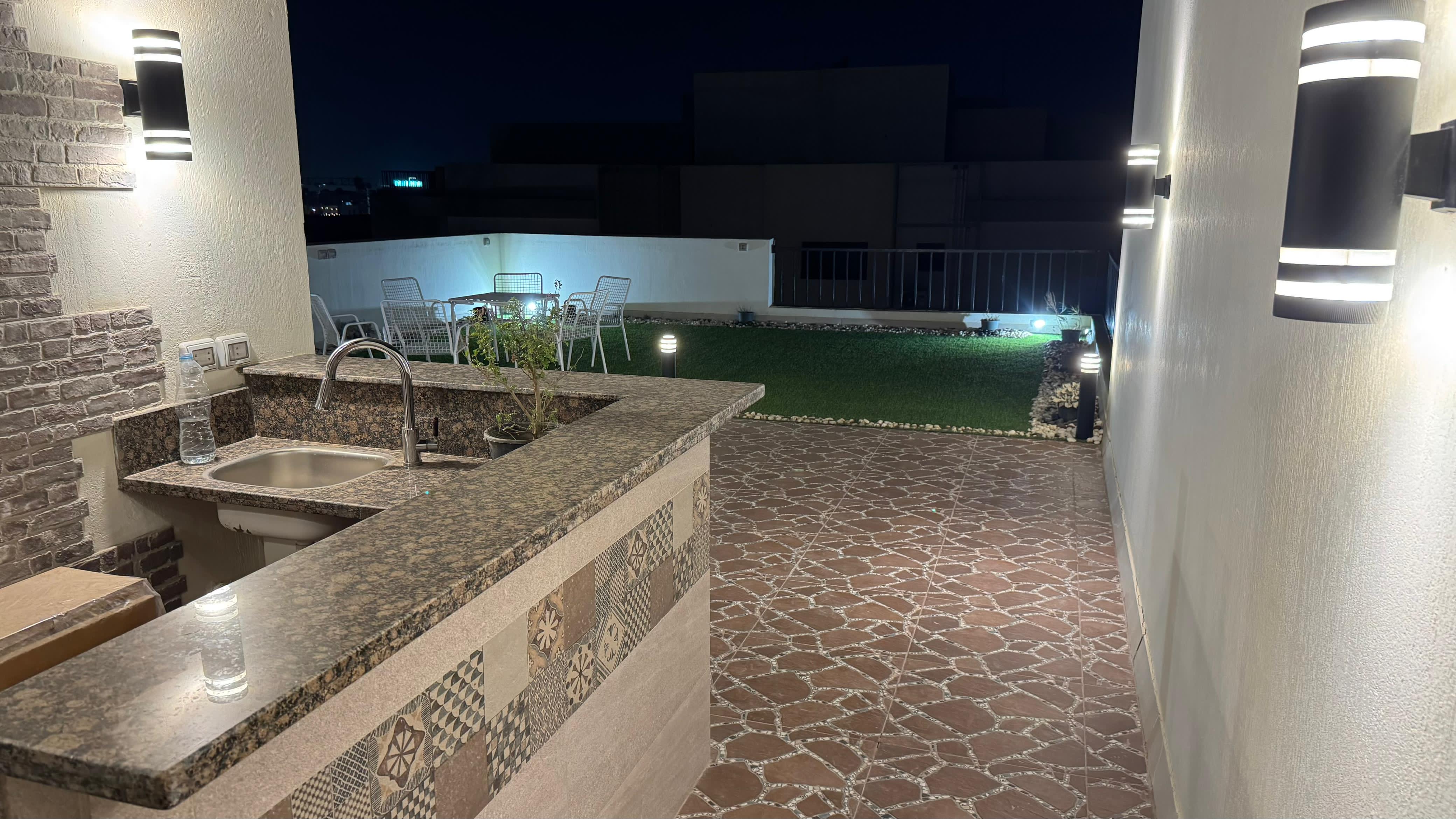 penthouse at Fifth Square Al Marasem