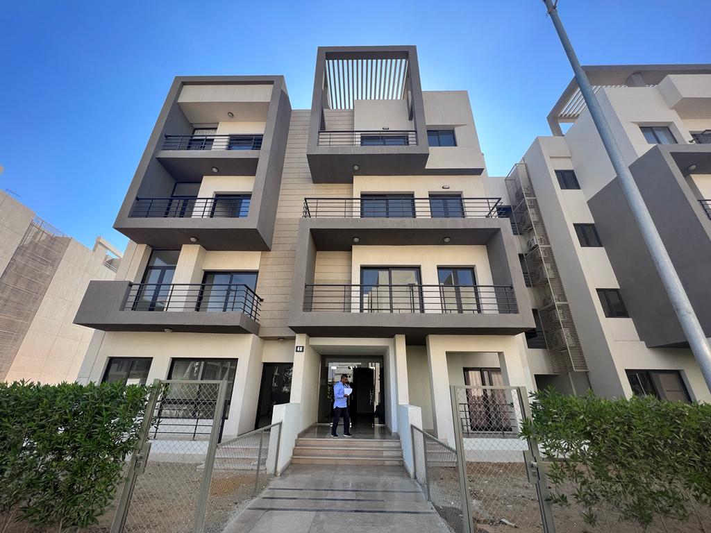 apartment at Fifth Square Al Marasem
