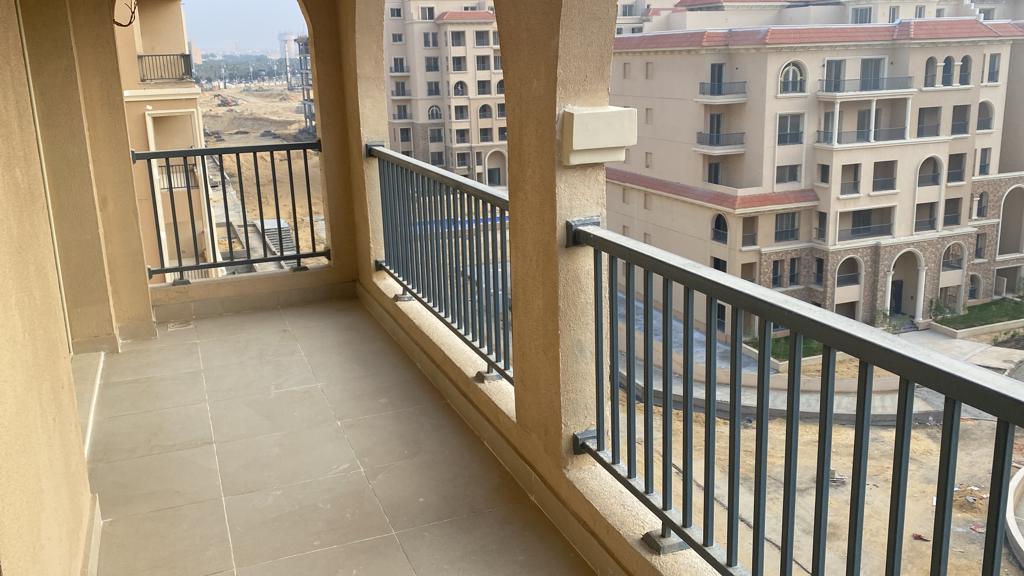 شقة في ناينتي افينيو، صورة ٣ من ١٦