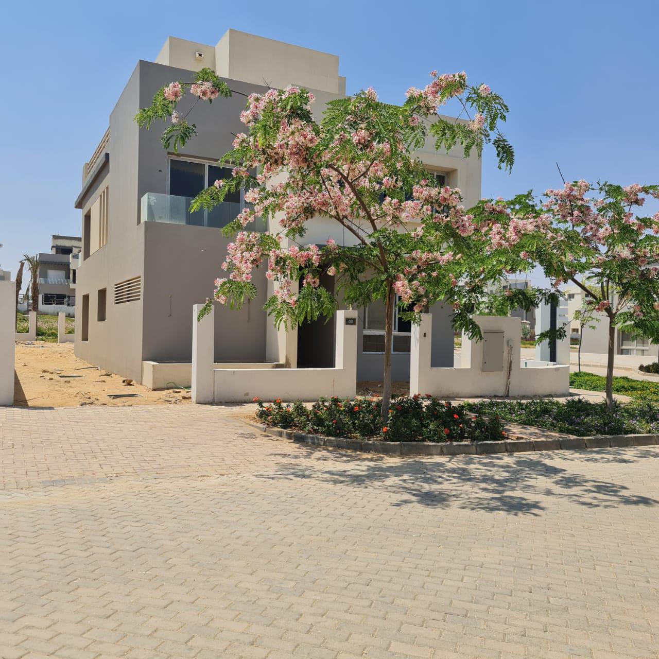 6 Bedrooms 327 sq.M Villa for sale 51,500,000 EGP in Hyde Park,New Cairo,Egypt