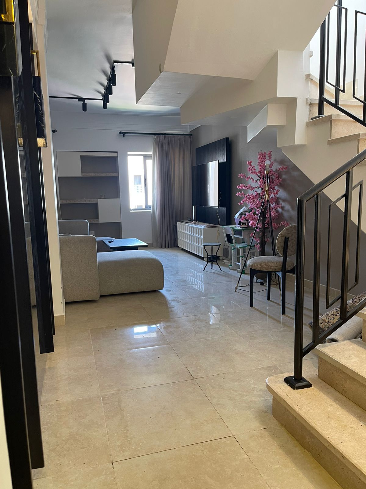 penthouse at Fifth Square Al Marasem