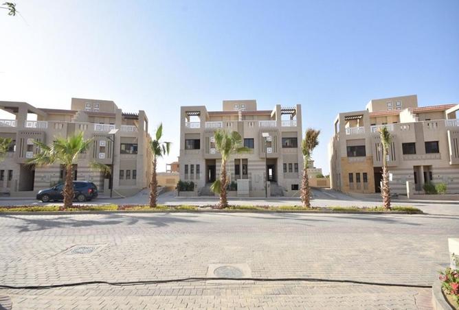 3-Bedroom Twinhouse 252 m² for sale in Green 4 October, 6th of October City
