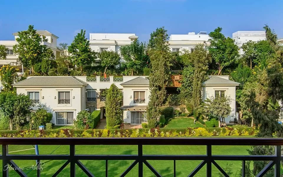 3-Bedroom Duplex 240 m² for sale in Mountain View 1.1, North Investors