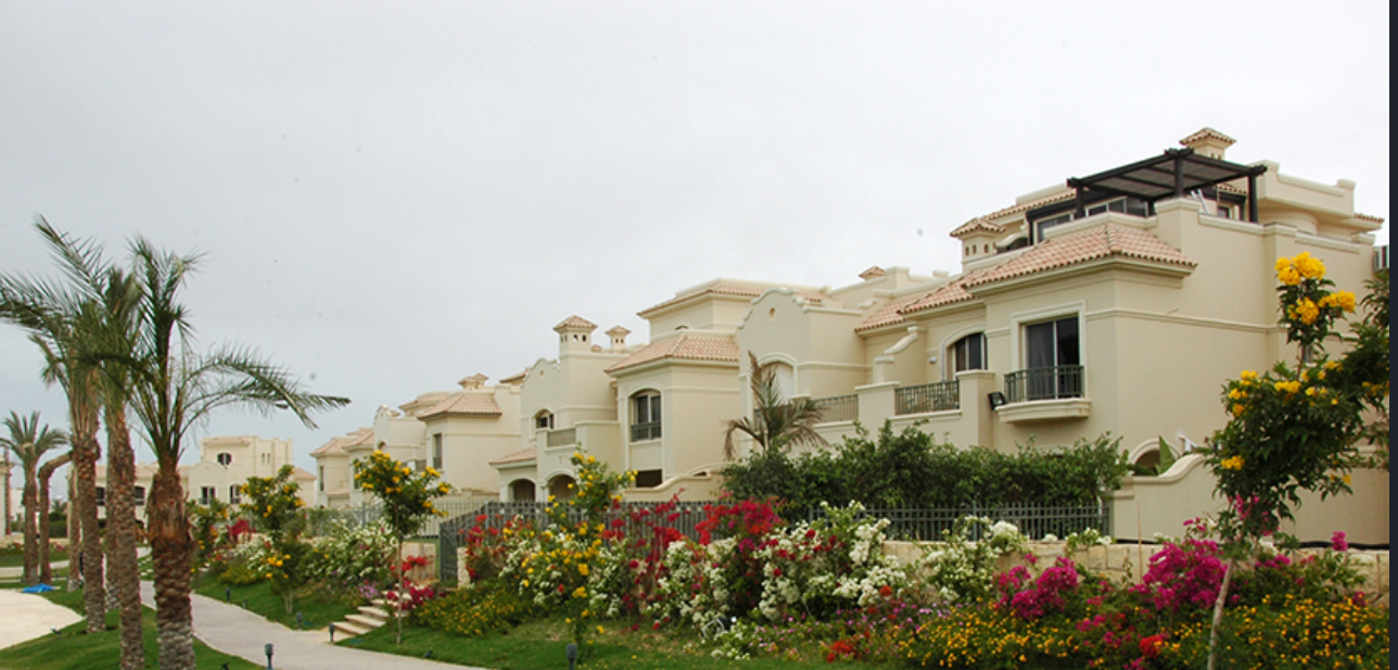 3-Bedroom Twinhouse 560 m² for sale in El Patio 1, New Cairo
