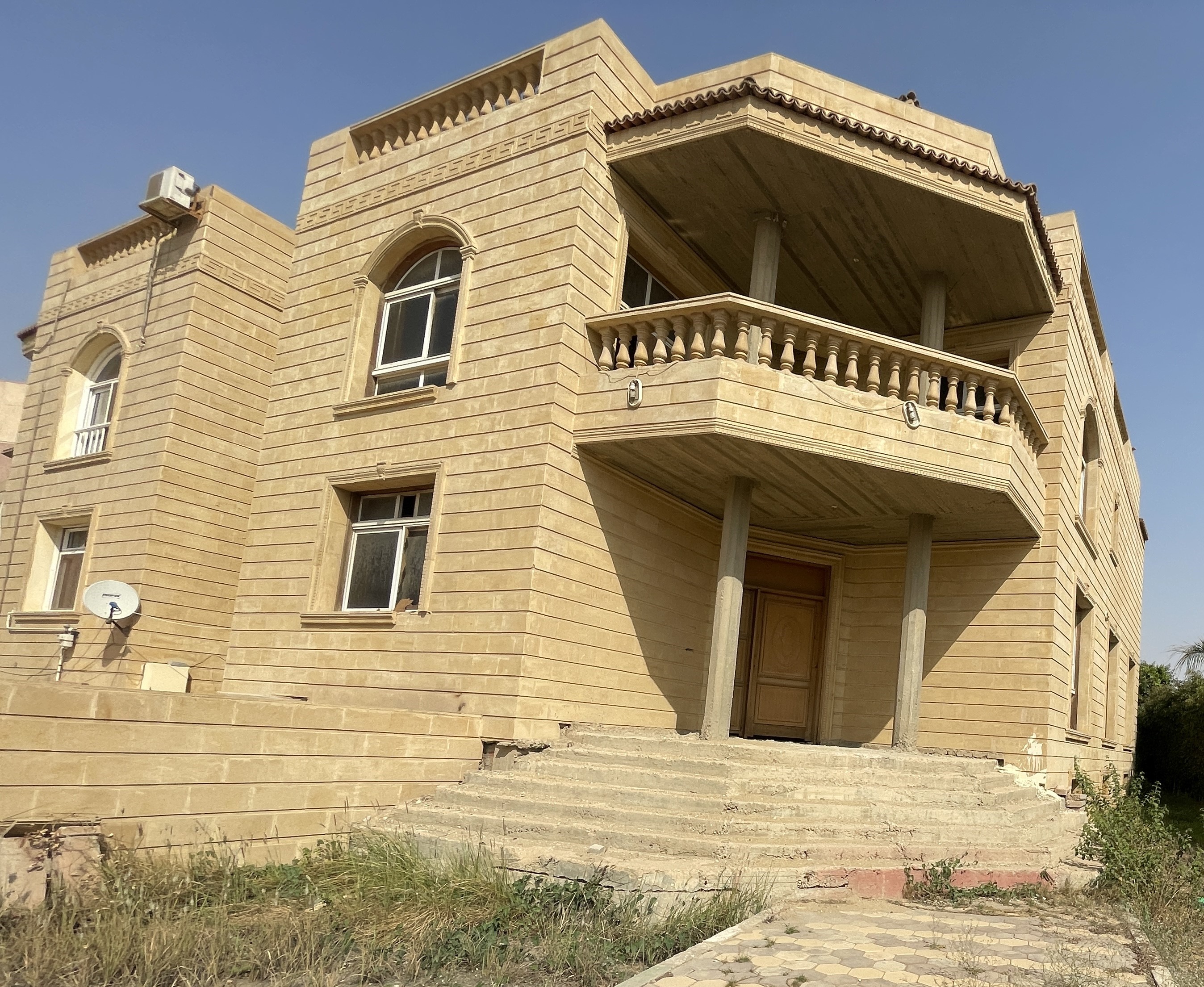 4-Bedroom Twinhouse 520 m² for sale in La Rose New Cairo