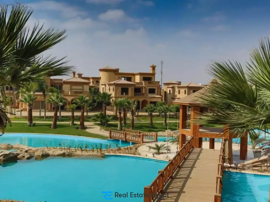 للبيع: فيلا 5 غرف نوم 1,050 م² في لو ريف، وسط القاهرة، مصر
