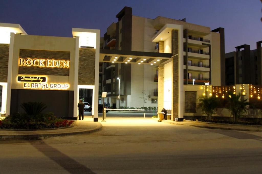 4-Bedroom Penthouse 255 m² for sale in Rock Eden, October Gardens