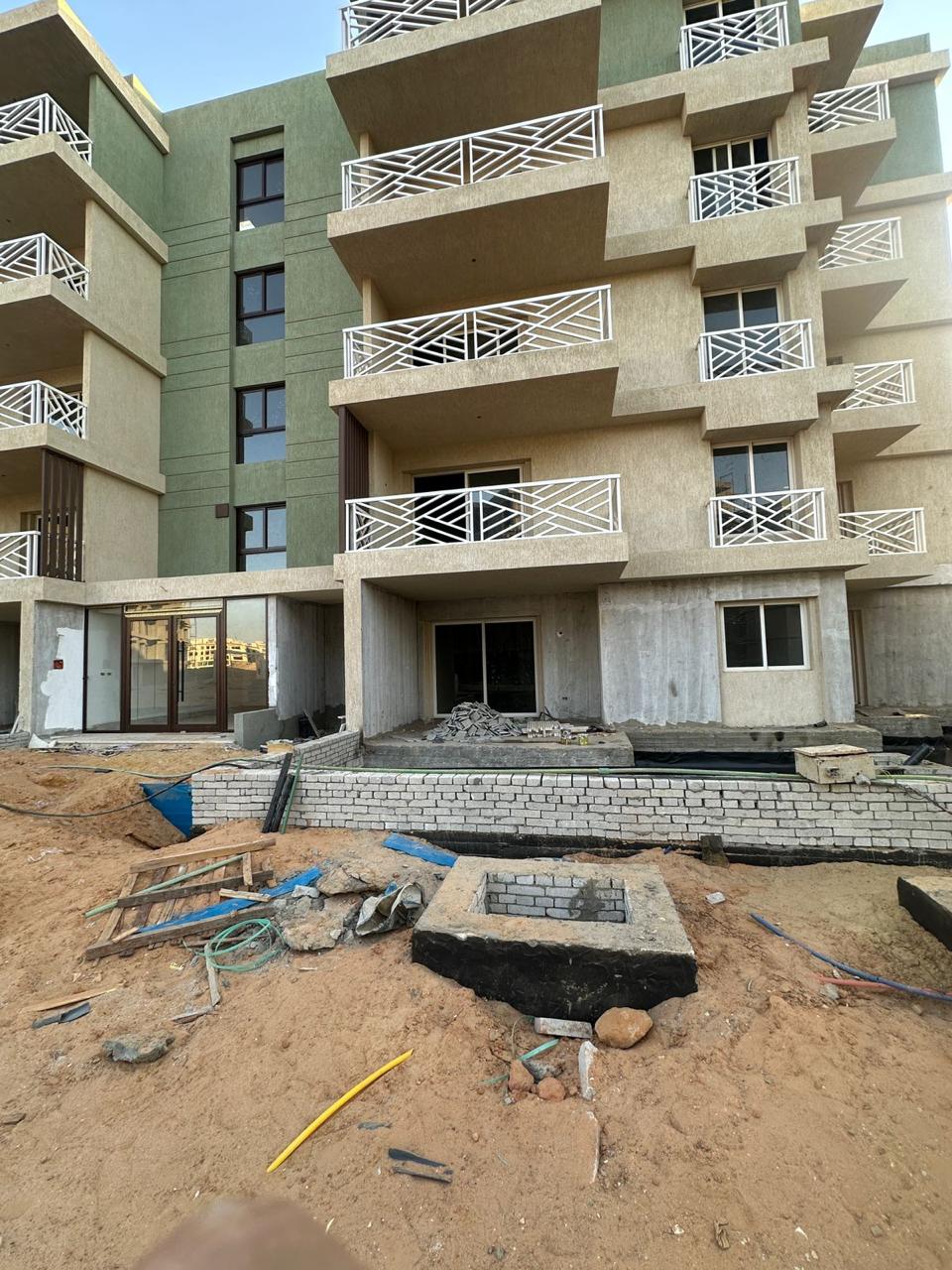 Apartment 197 m² in Green 6, 6th of October City — 3-bedroom for sale - Ref 252743