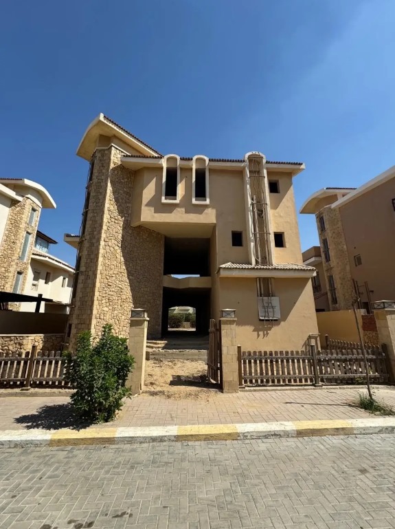 4 Bedrooms 735 sq.M Villa for sale 38,000,000 EGP in River Walk,New Cairo,Egypt