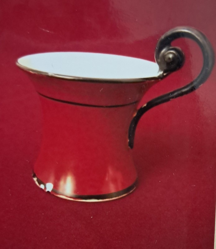 Чашка ( в комплекті з блюдцем)