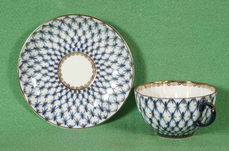 Чашка з блюдцем з сервізу «Кобальтова сітка». Форма «Тюльпан»