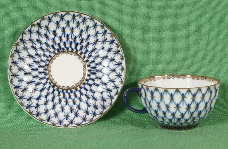 Чашка з блюдцем з сервізу «Кобальтова сітка». Форма «Тюльпан»