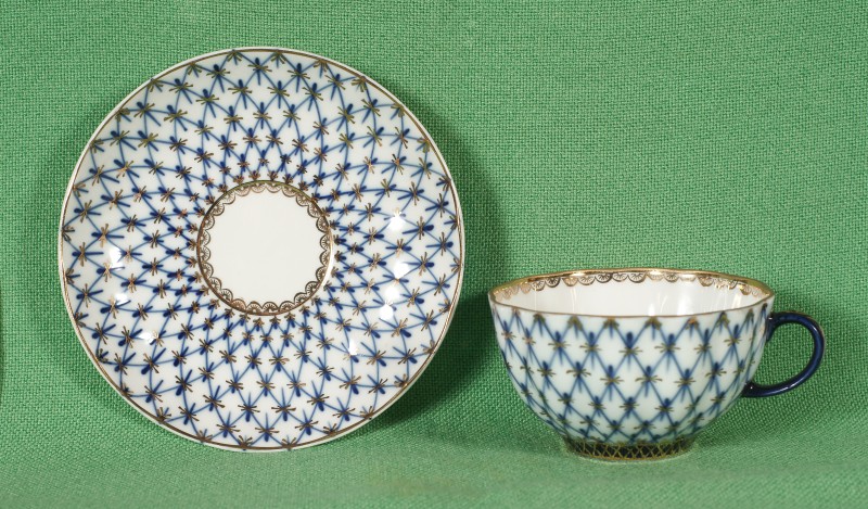 Чашка з блюдцем з сервізу «Кобальтова сітка». Форма «Тюльпан»