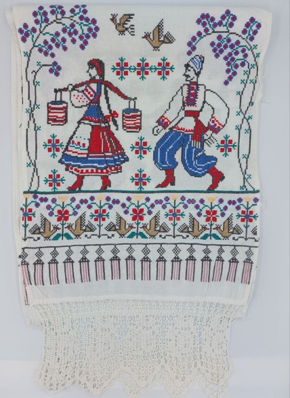 Рушник вишитий з мереживом