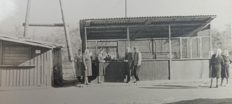 Фото базарної площі в Устинівці (1970-ті роки).