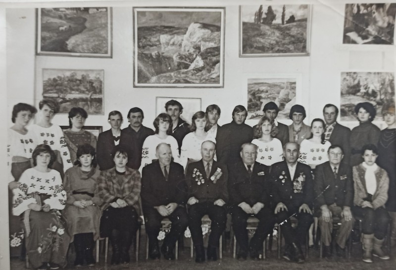 Фото зустрічі з ветеранами війни в картинній галереї (1985 рік).