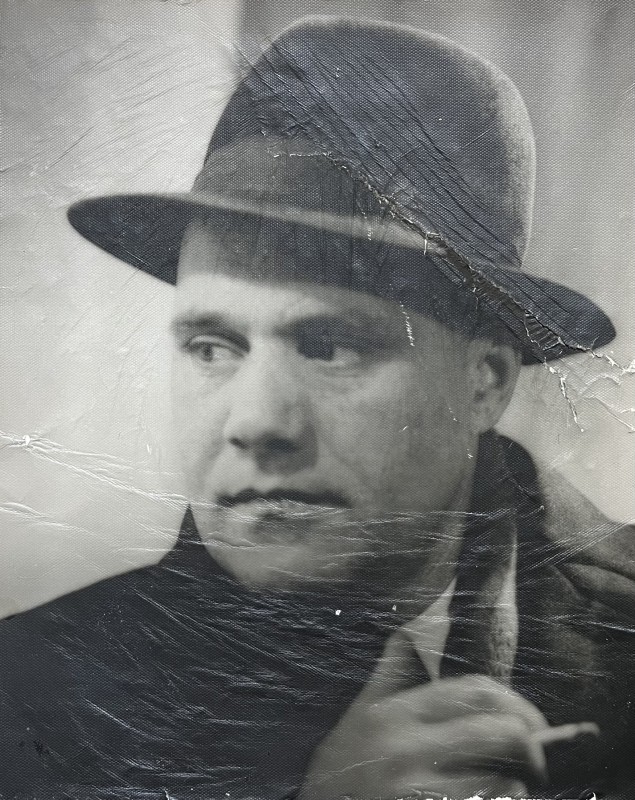 Фото чорно-біле. Черевичний Дмитро Степанович, поет-гуморист, 1956 р.