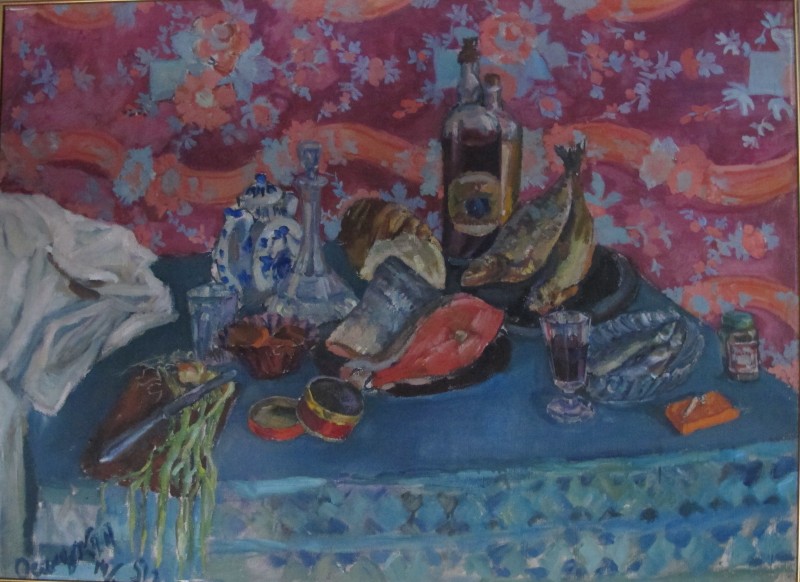 Натюрморт з сьомгою та фаянсовим чайником