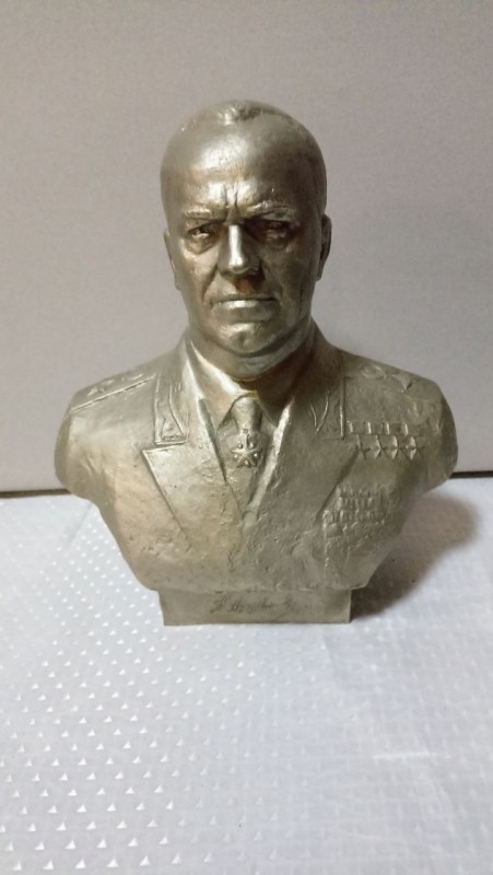 Погруддя Г.К. Жукова