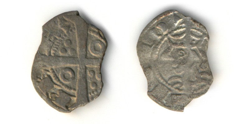 Монета - денарій (?) фрагментований. Західна Європа. ХІІІ ст.