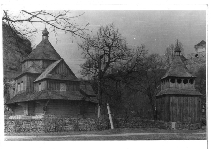 Фото: Здвиженська церква, 18-19 ст. по вулиці Карвасари, 24, у м. Кам’янці-Подільському, 1989-1990 рр.