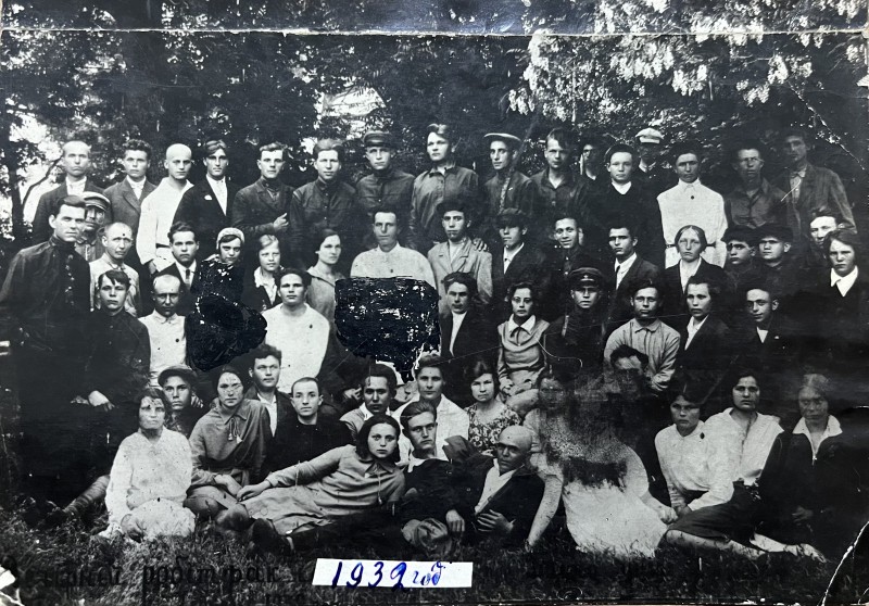 Фото групове. Студенти вечірнього робітничого факультету при Бесарабській комуні с. Ободівка, 1932 р.