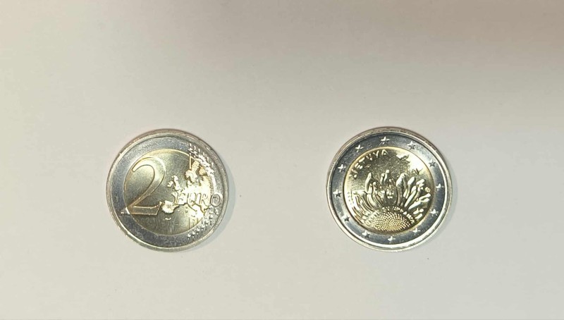 Монета пам’ятна номіналом 2 євро  «Разом з Україною», присвячена Україні та європейській солідарності на підтримку України. Литва